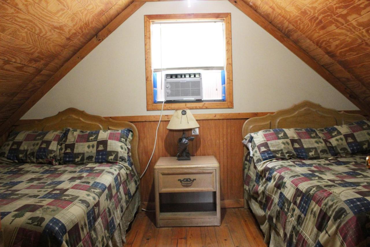 Berry Creek Cabins Bed and Breakfast Isabel Eksteriør billede